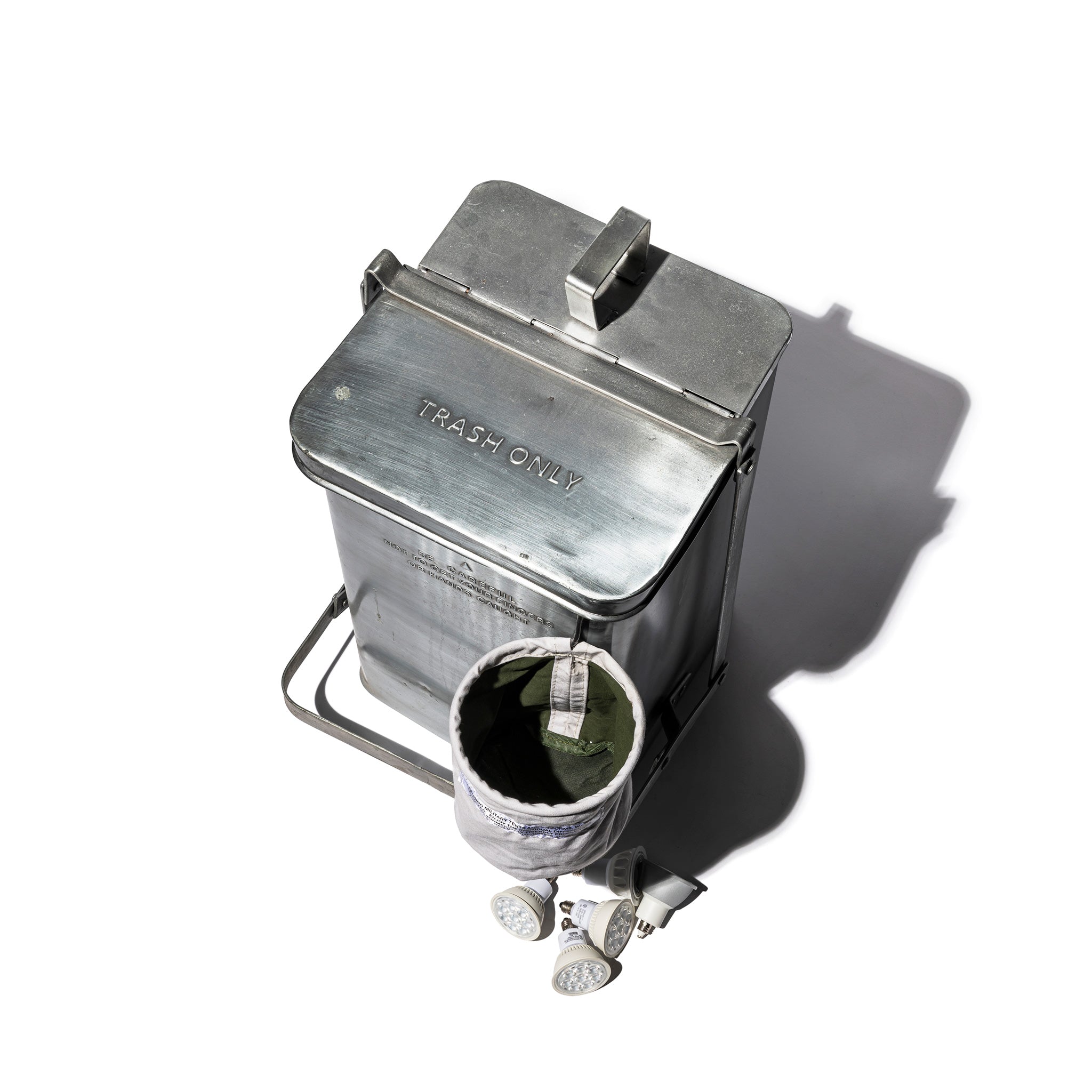 PUEBCO VINTAGE MATERIAL HOOK BASKET / Small