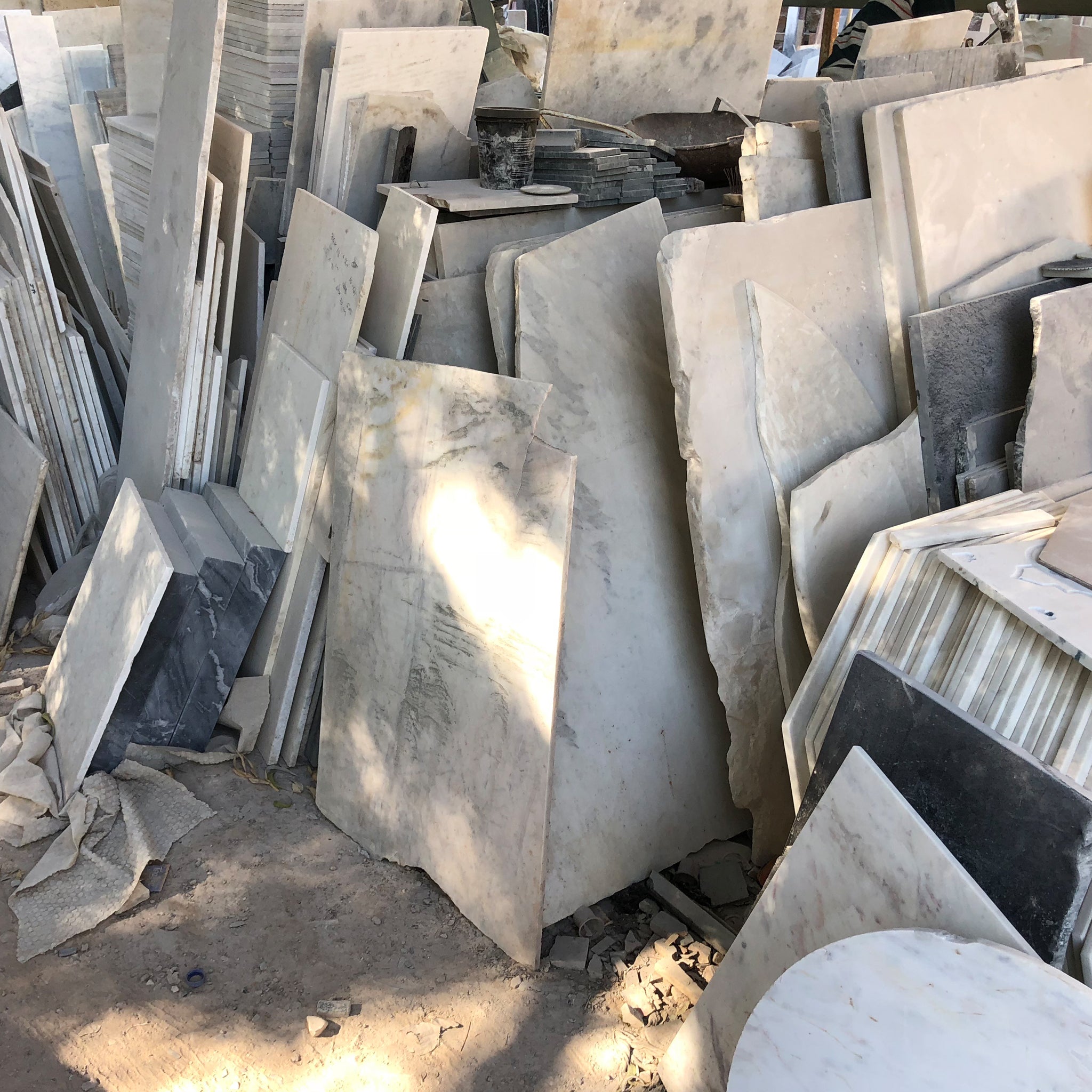 PUEBCO MARBLE FRAGMENT CUTTING BOARD