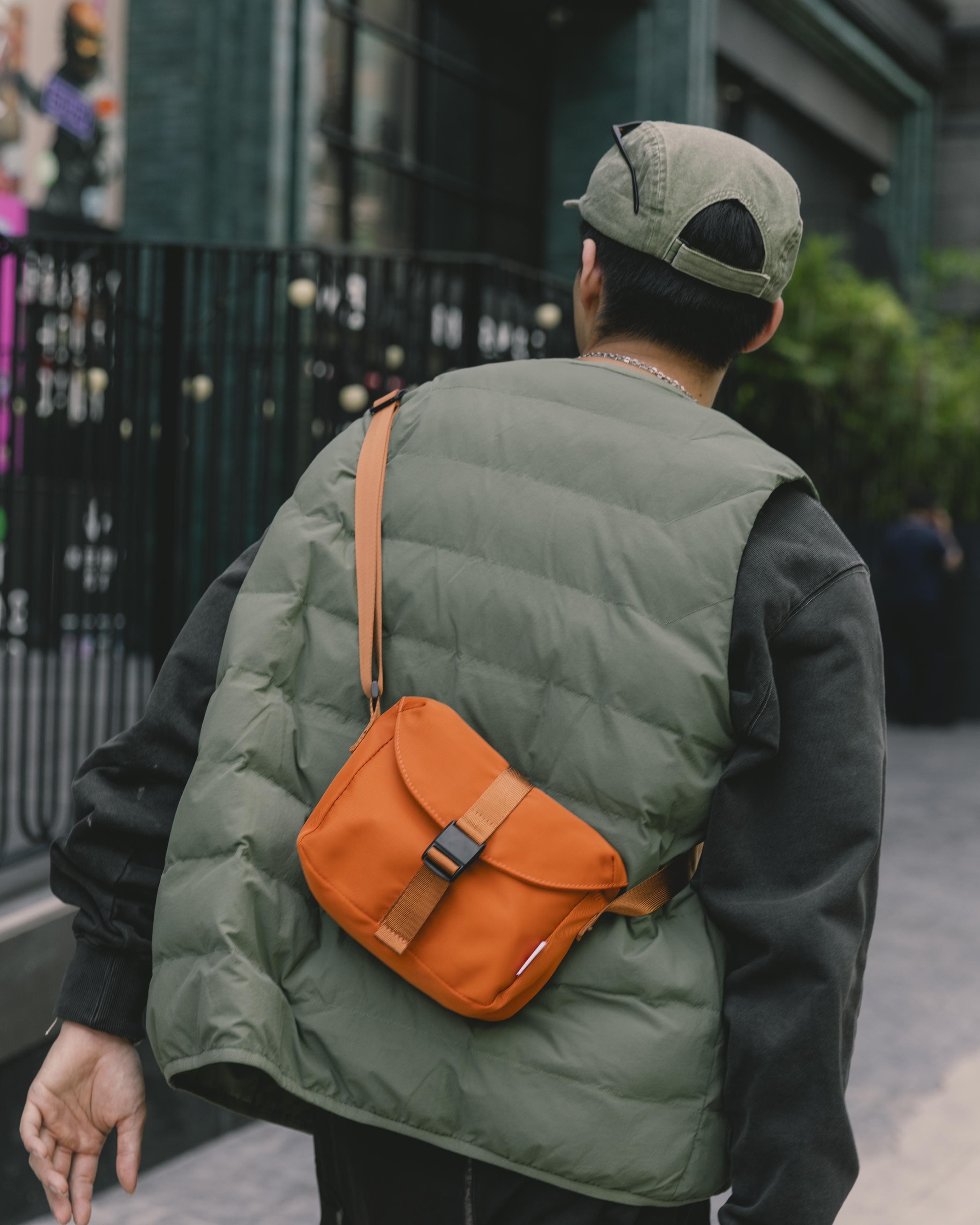 SOUP POSTMAN SHOULDER BAG - DARK ORANGE