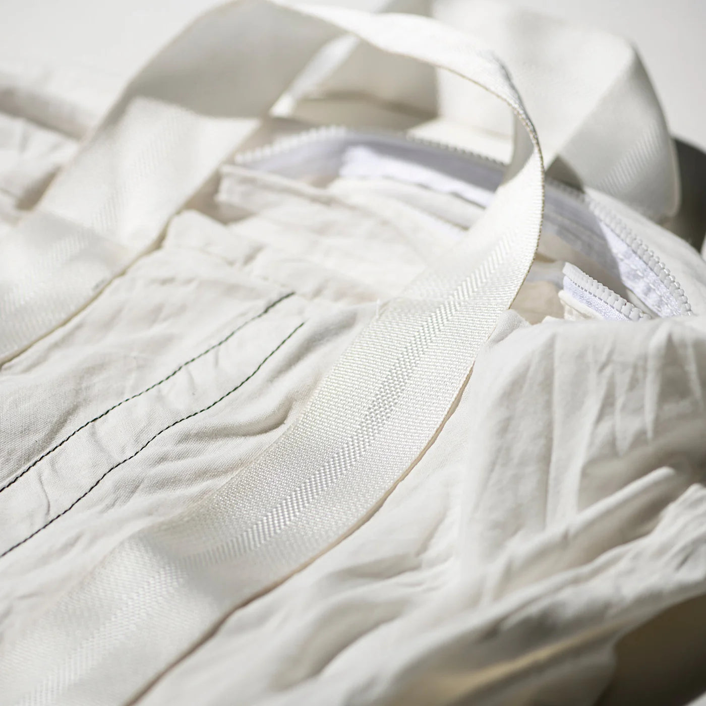 PUEBCO VINTAGE PARACHUTE TOTE BAG - WHITE BELT