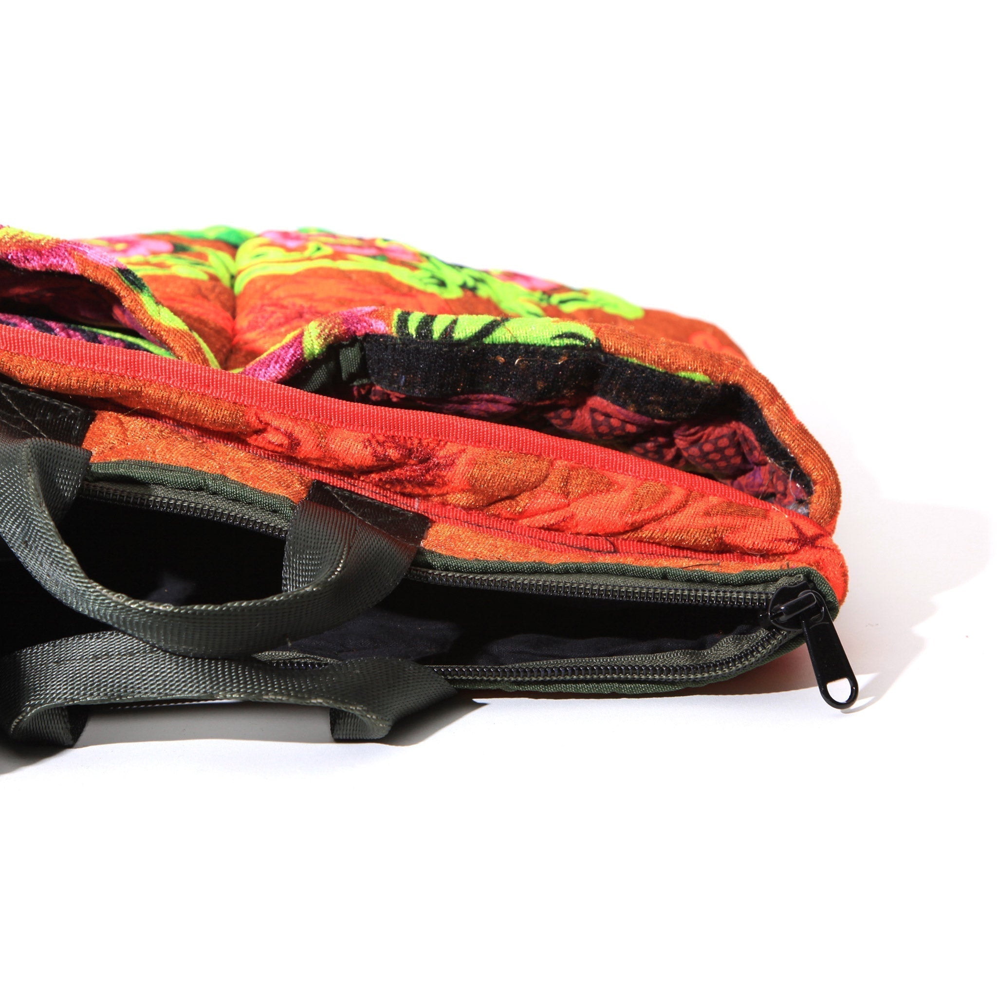 PUEBCO MAO'S HELMET BAG