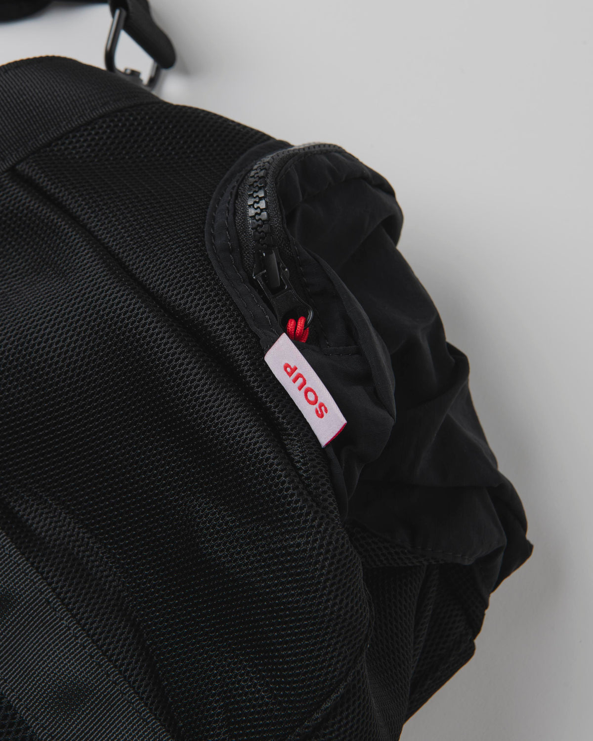 SOUP BARREL CROSSBODY - BLACK