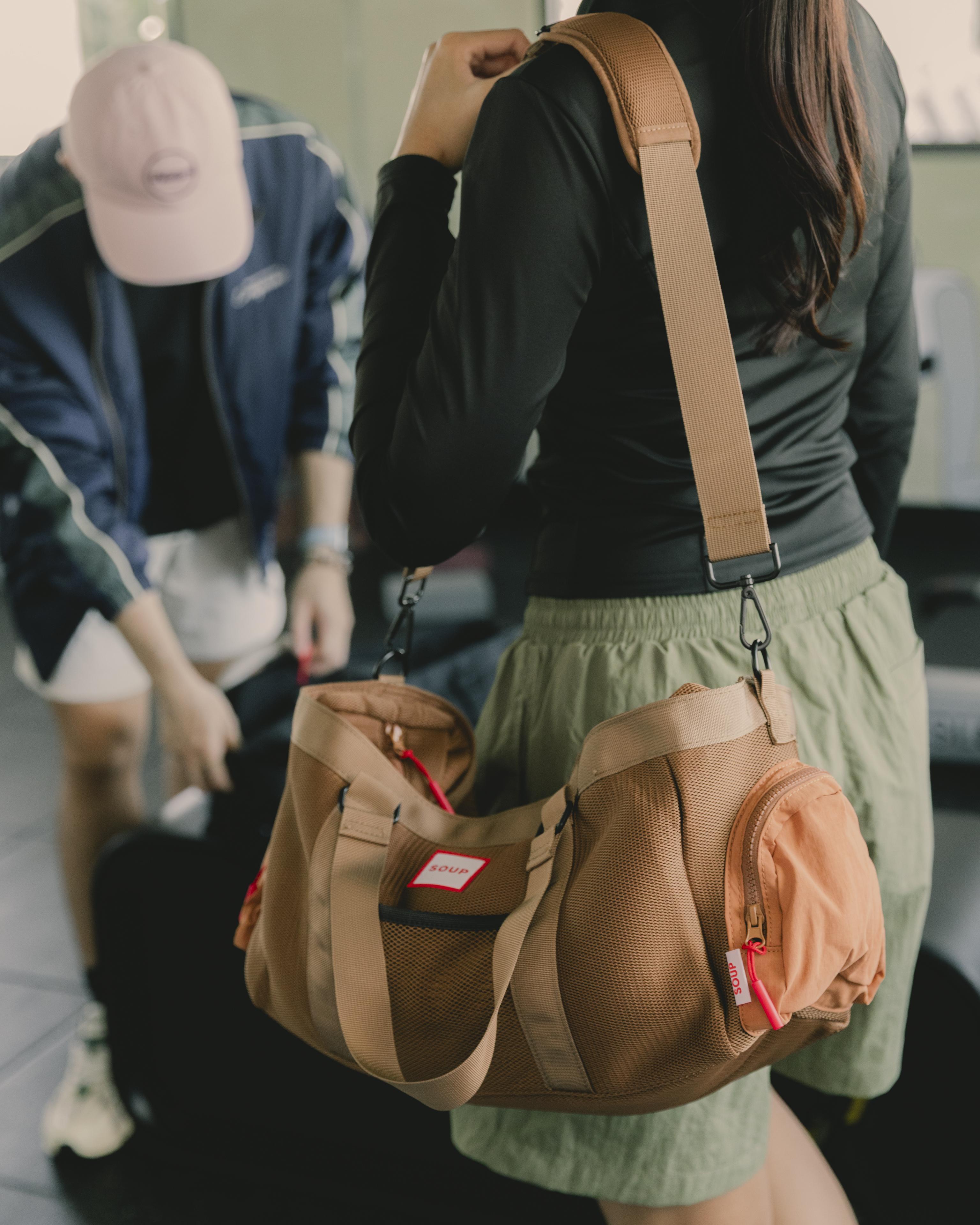 SOUP BARREL CROSSBODY - BROWN