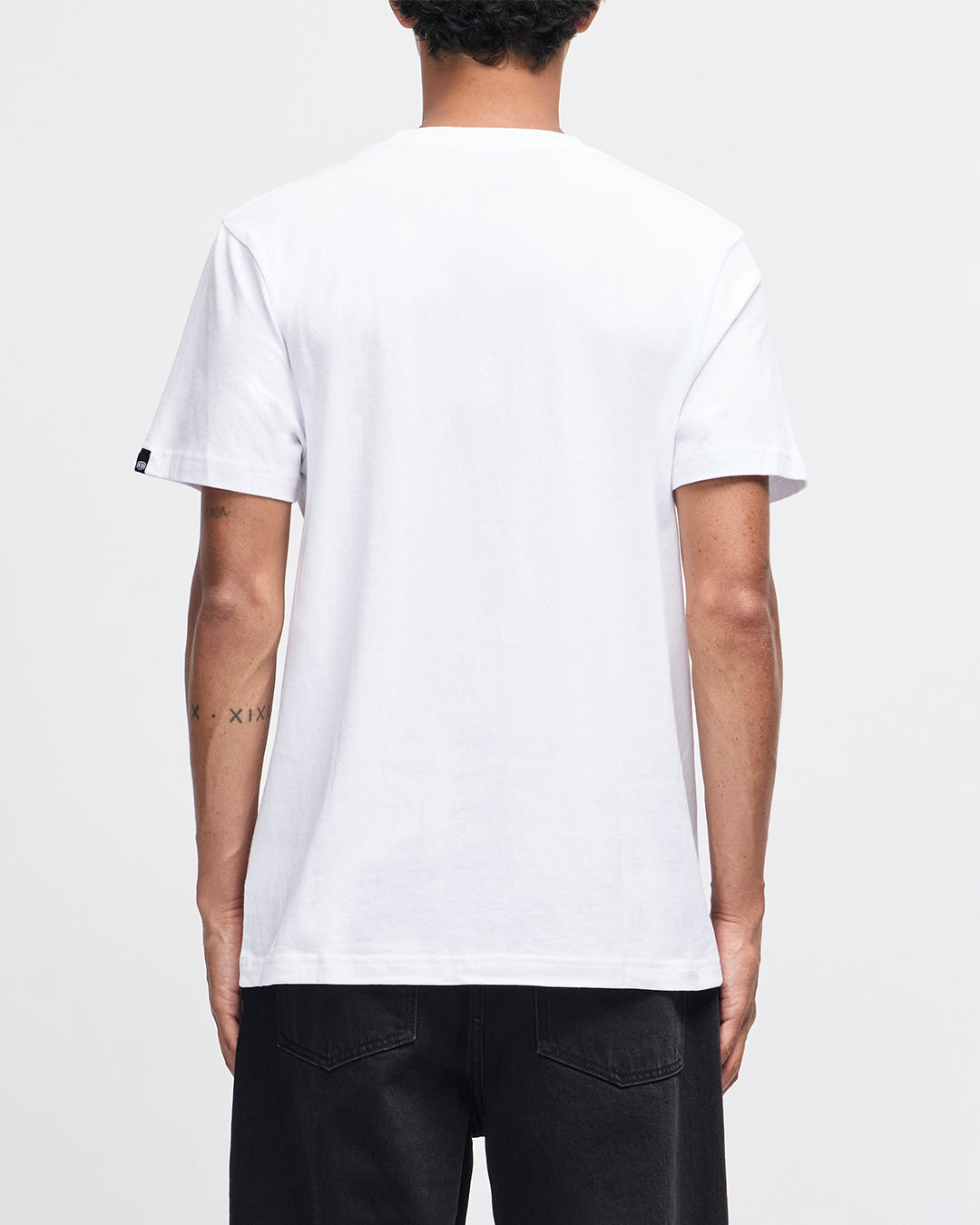 Shield Tee|Model