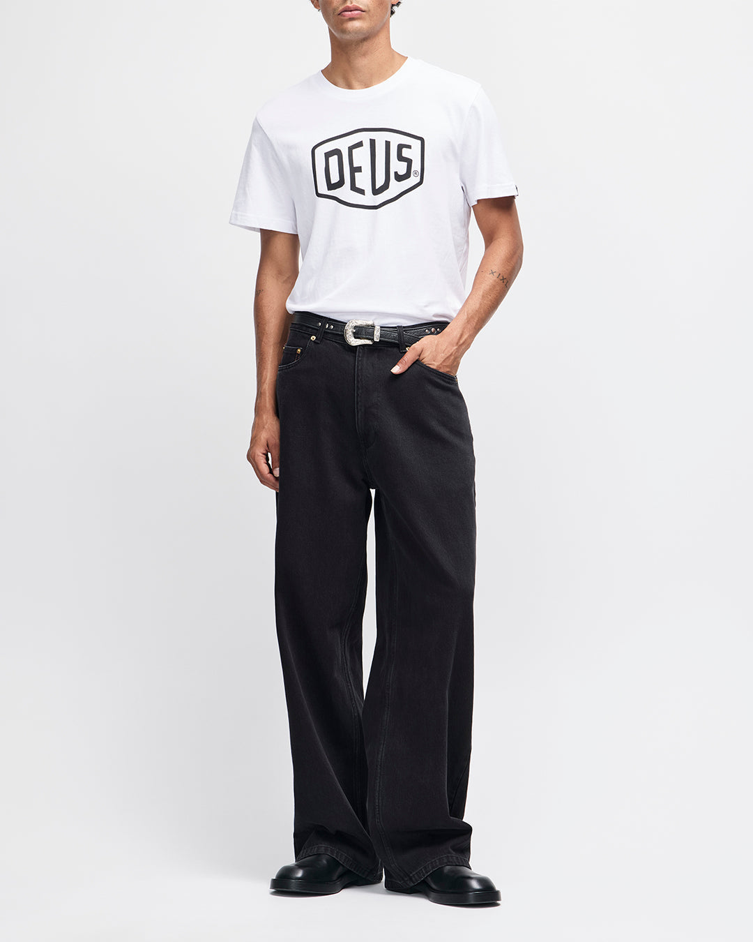 DEUS EX MACHINA Shield Tee - White