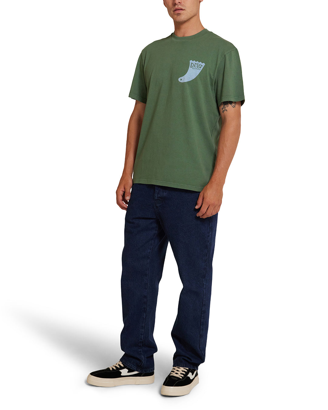 Single Fin Tee - Hillside Green|Model