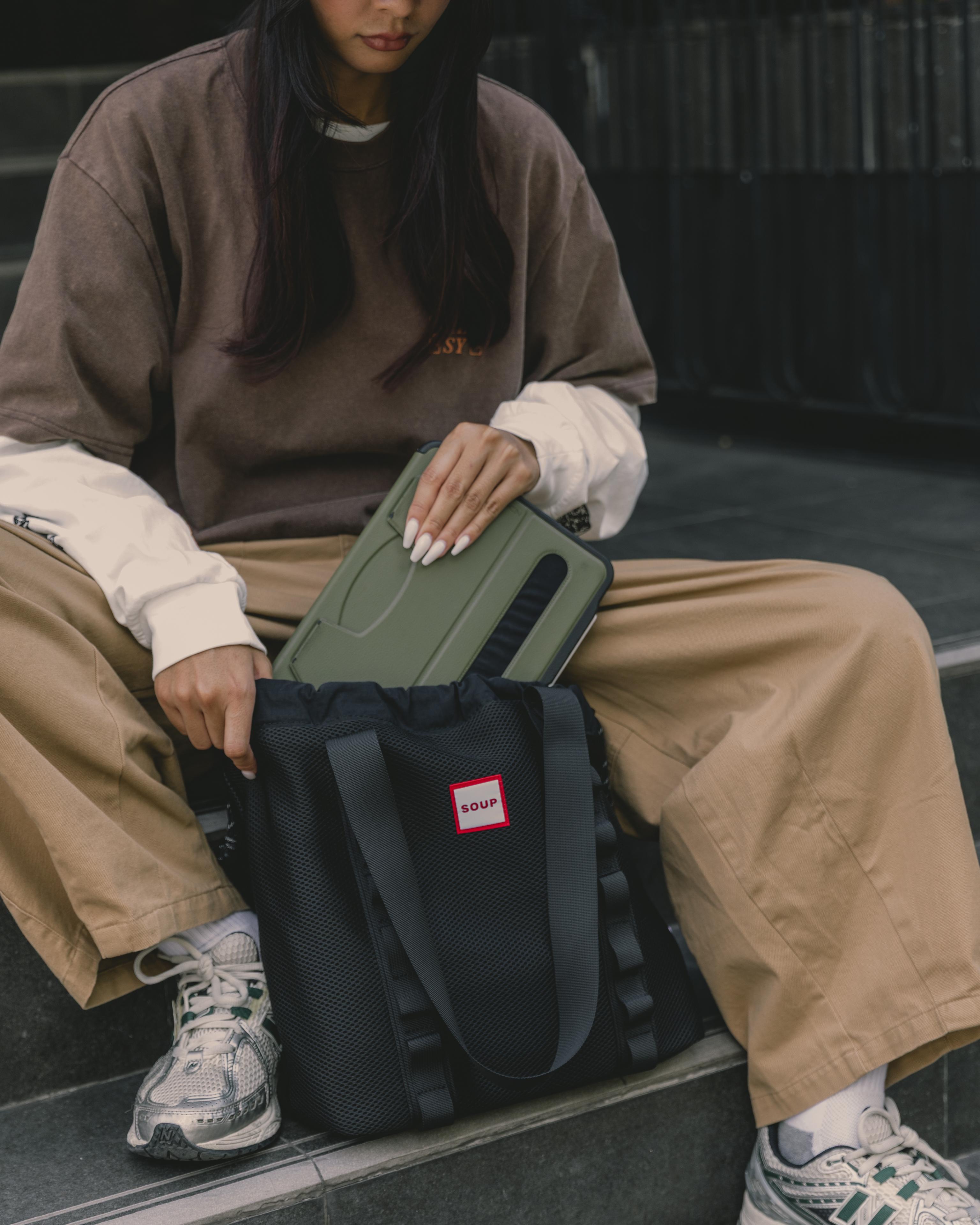 SOUP DAILY SHOPPER TOTE - BLACK
