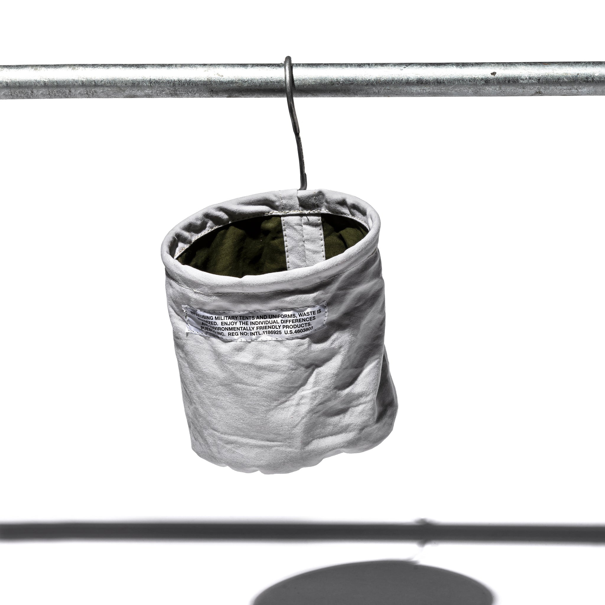 PUEBCO VINTAGE MATERIAL HOOK BASKET / Medium