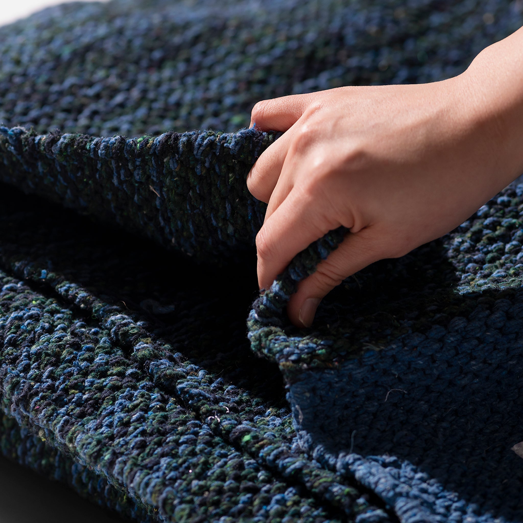 PUEBCO HANDLOOMED RECYCLE YARN RUG / 2.25 x 3.0