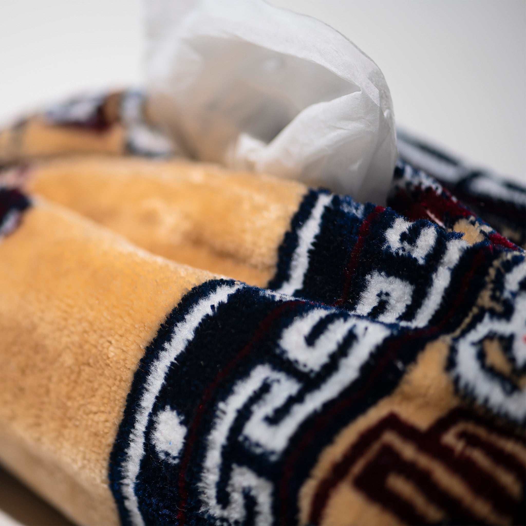 PUEBCO RUG FABRIC TISSUE CASE