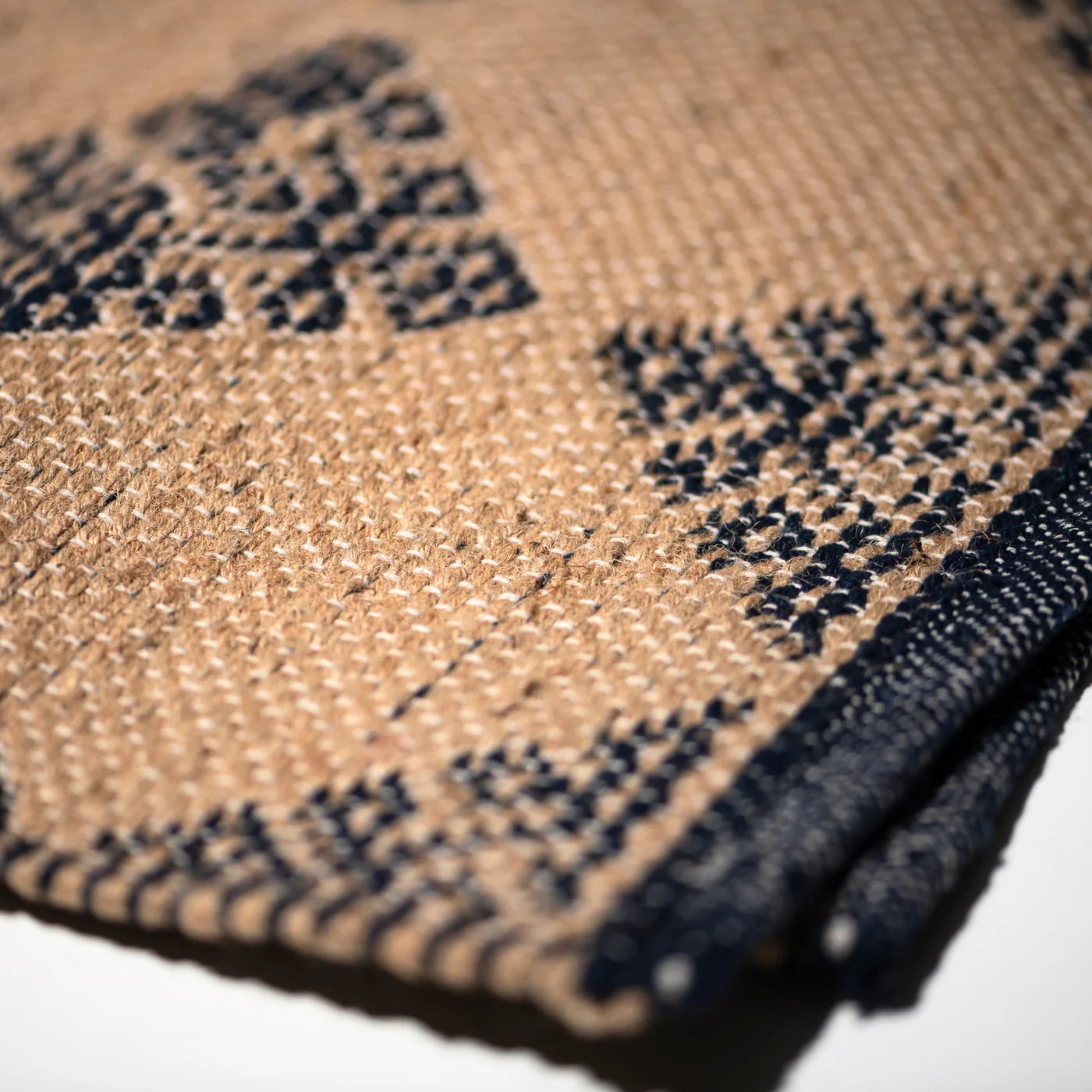 PUEBCO TILE PATTERNED JUTE MAT - MYKONOS