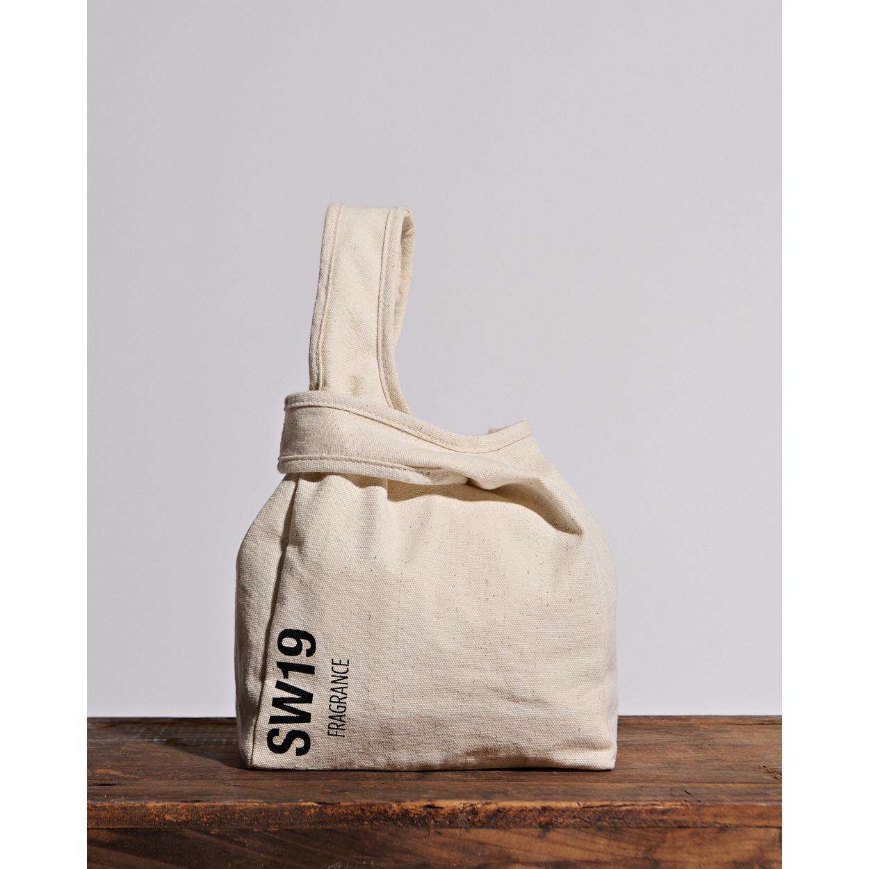 รับ SW19 Bag เมื่อช้อปครบ 4,200 บาท