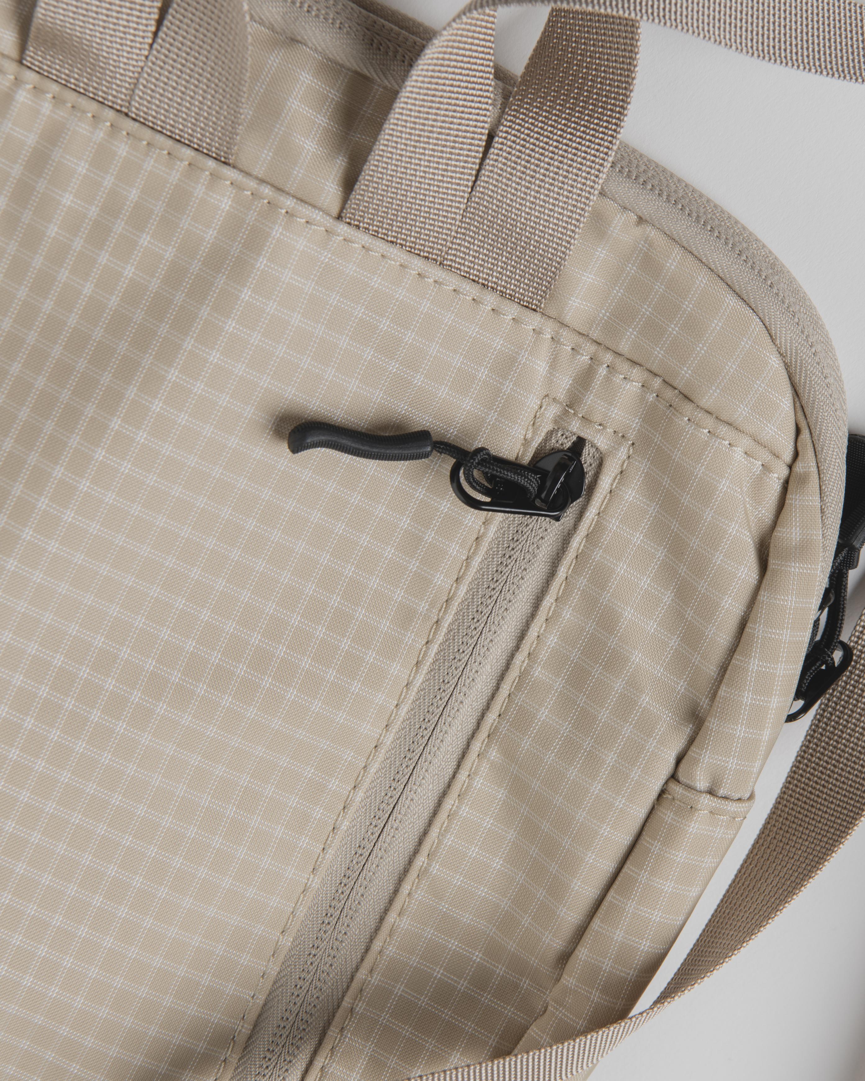 SOUP TABLET CARRY TOTE - BEIGE