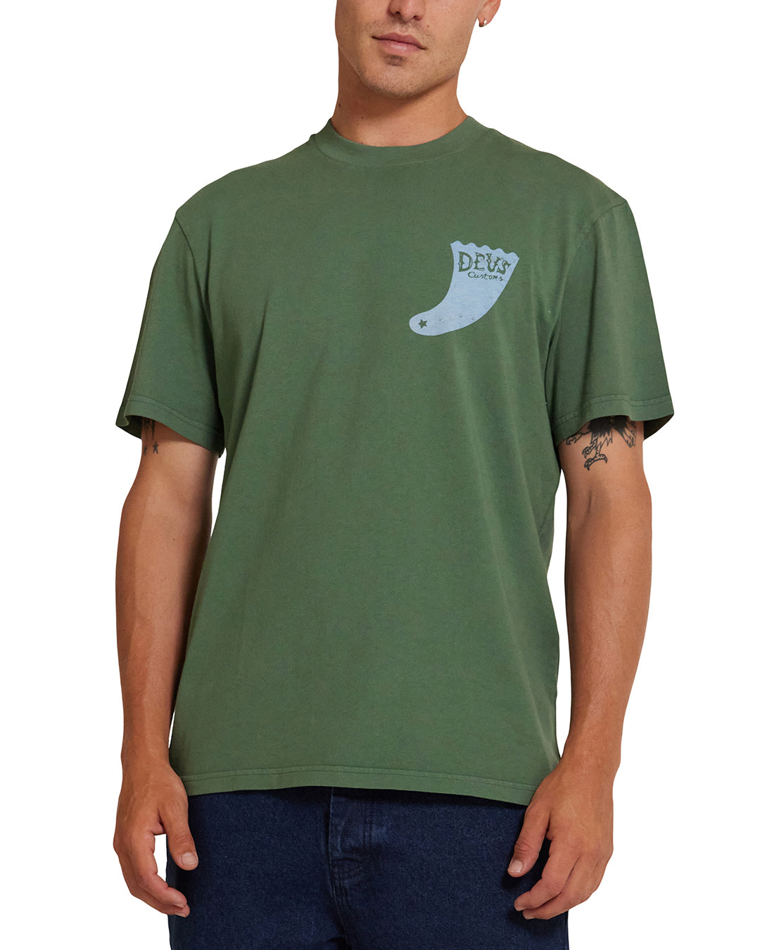 Single Fin Tee - Hillside Green|Model