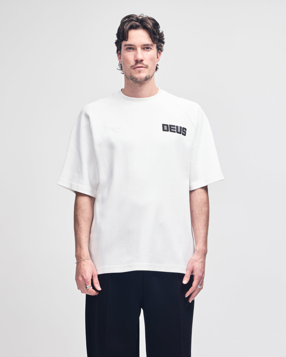 no-thirty-seven-tee-vintage-white|Model
