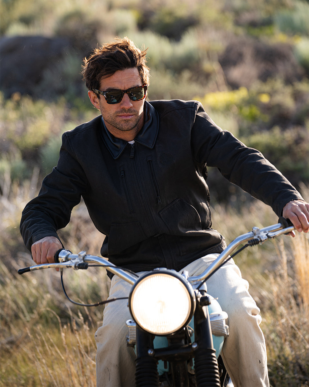 road-mesh-jacket-black|Model