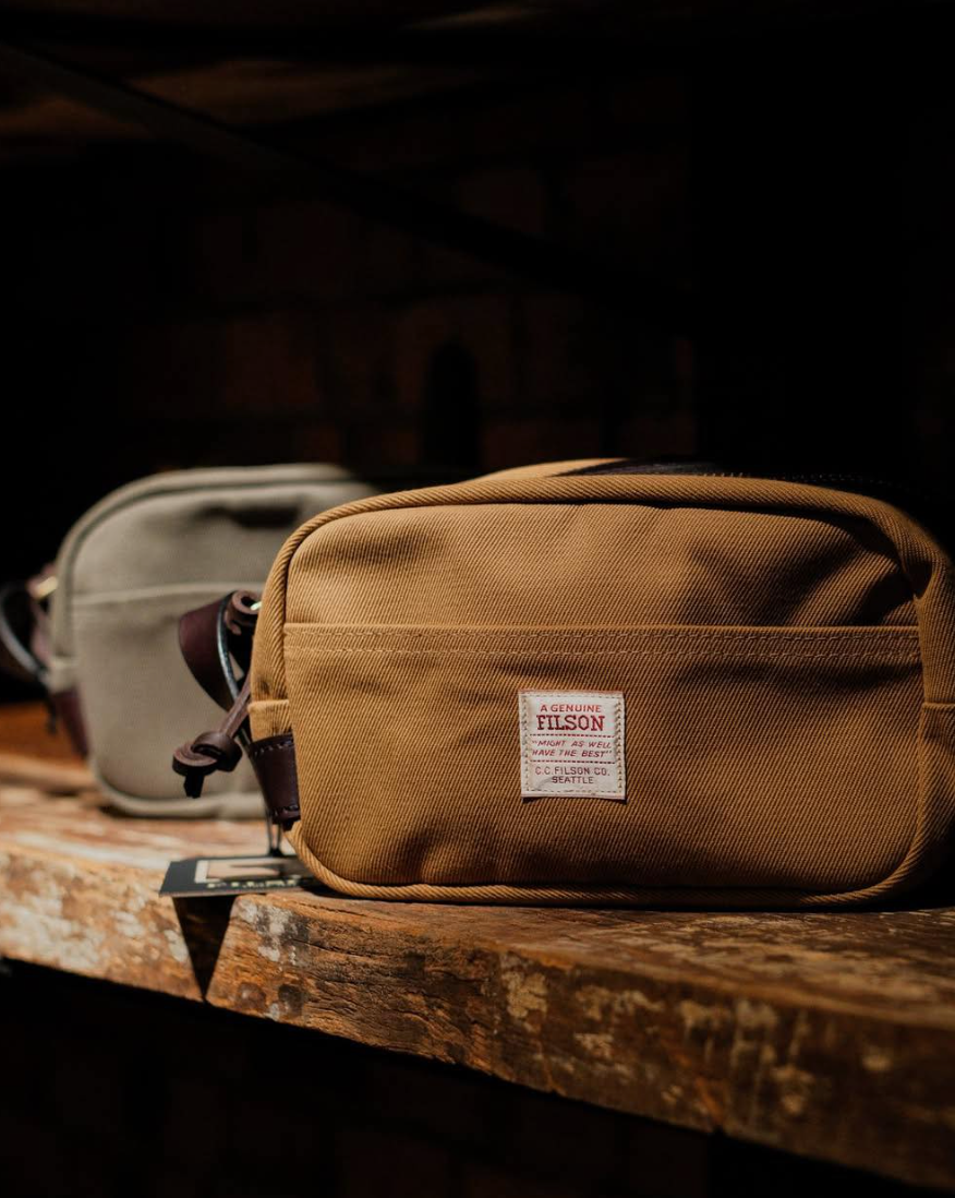 FILSON TRAVEL KIT - TAN